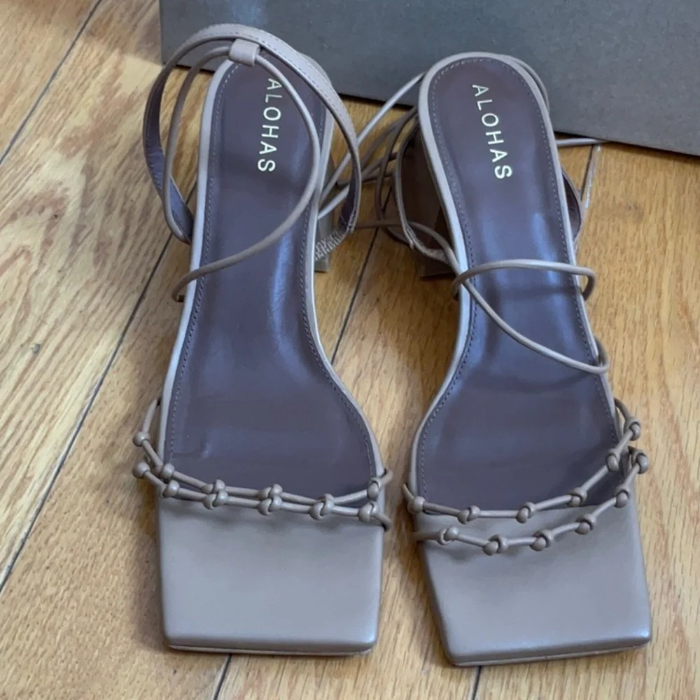 ALOHAS juniper Sandal in Camel, EU: Size 38